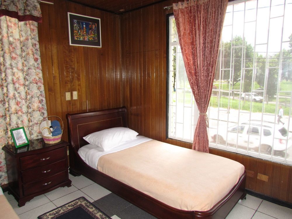 Como En Casa! Restaurante Y Hostal Bogotá Zewnętrze zdjęcie