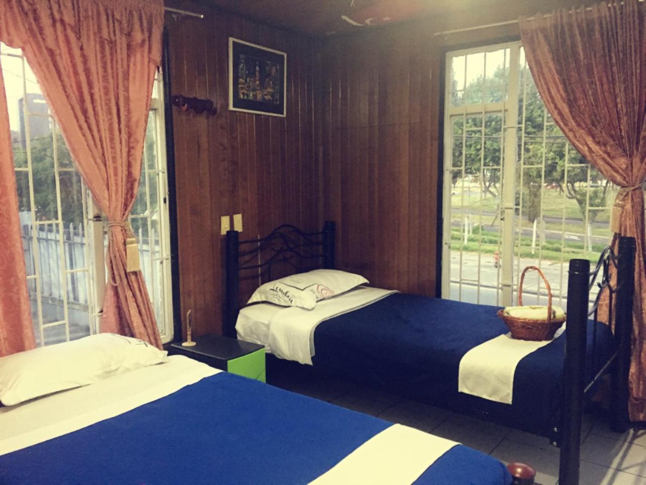 Como En Casa! Restaurante Y Hostal Bogotá Zewnętrze zdjęcie